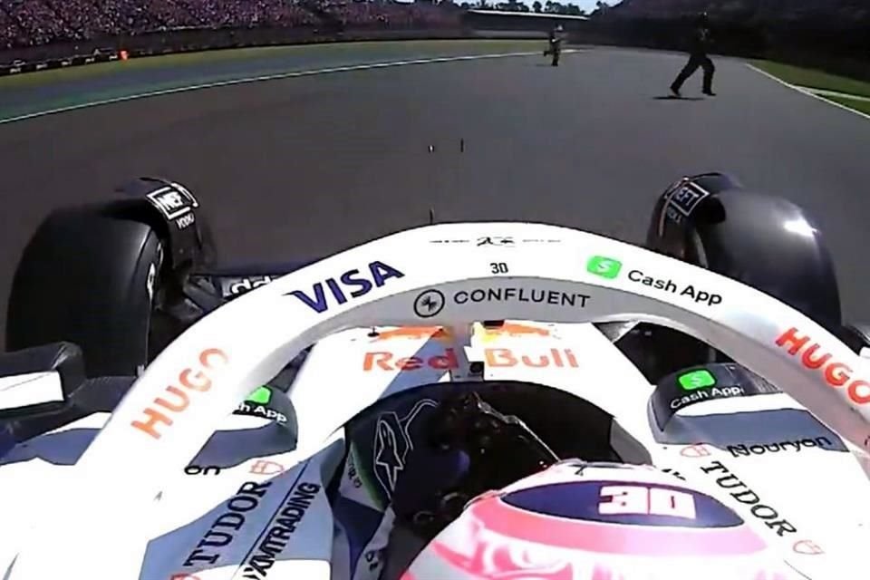 Liam Lawson estuvo a punto de que el GP de la CDMX se convirtiera en una tragedia al esquivar por poco a dos comisarios de pista en el Autódromo Hermanos Rodríguez.