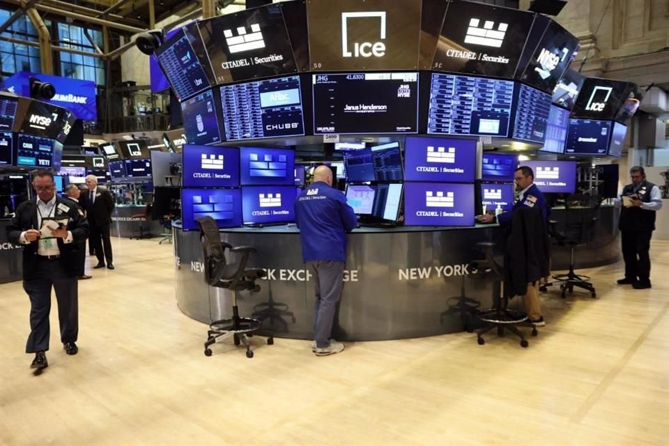 Los fabricantes de chips también impulsaban el repunte de las acciones de este lunes.