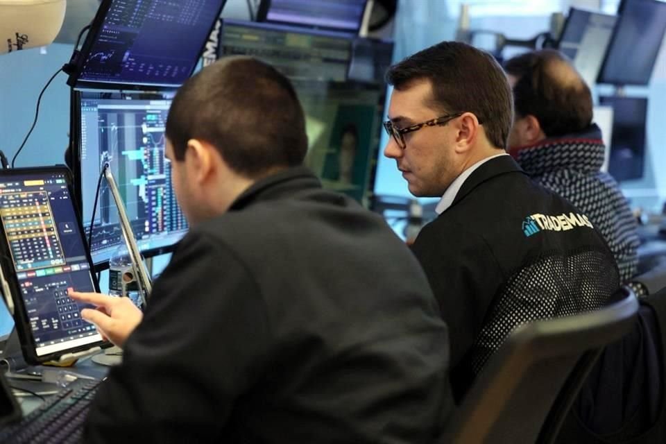 Los tres principales índices accionarios de Estados Unidos han cerrado en niveles récord en los últimos días.