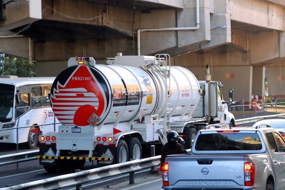 Ende 2023 entsprach dieser Indikator – der sich von der Nettoverschuldung unterscheidet – 47,2 Prozent des BIP mit einem Saldo von 15,1 Billionen Pesos, und Ende 2024 betrug er 53,3 Prozent mit einem Wert von 18,1 Billionen Pesos.