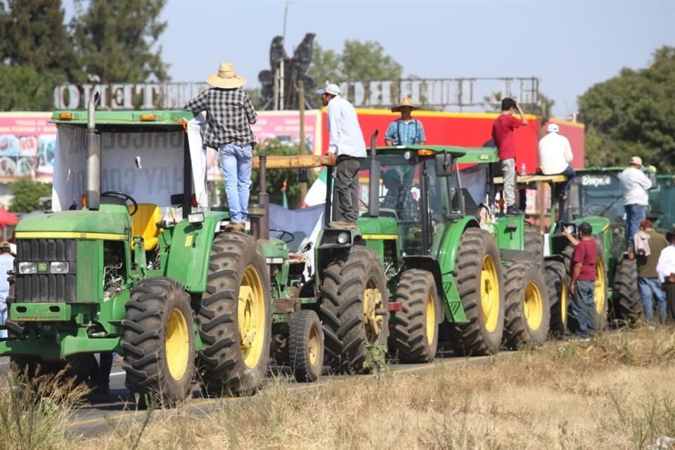 Productores de maíz comenzaron a liberar temporalmente varias vías en Jalisco, mientras líderes agrícolas realizan negociaciones en CDMX.