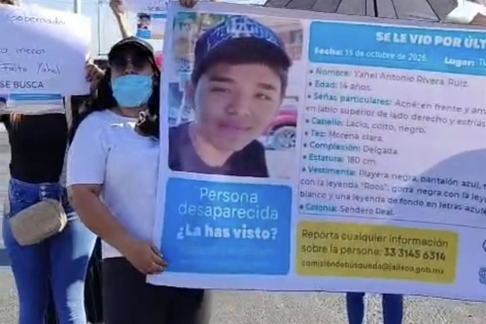 Con una protesta en Tlajomulco, colectivos exigieron a las autoridades estatales resultados en la búsqueda de Yahel Antonio Rivera Ruiz.