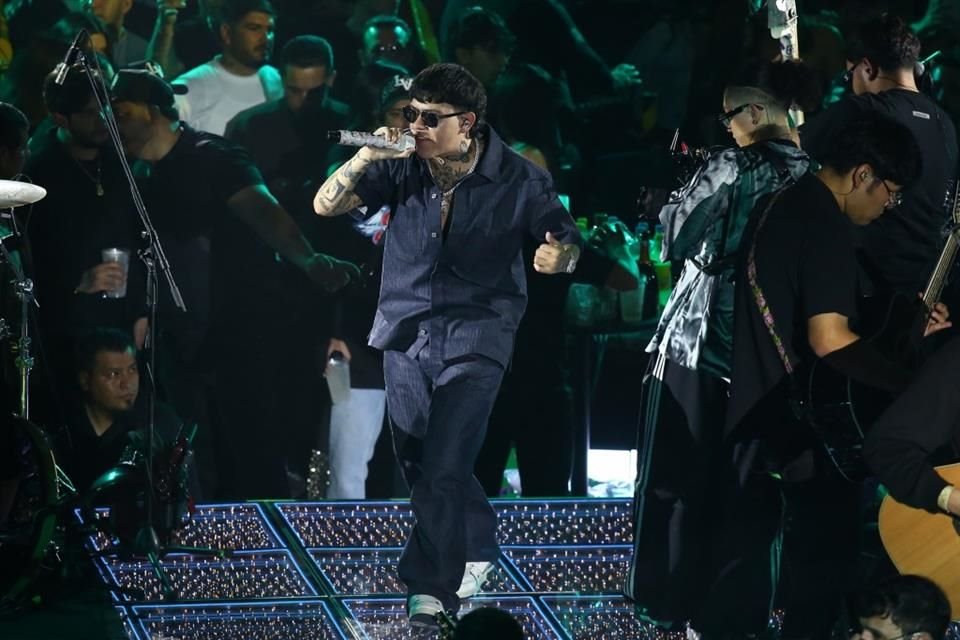 Mientras con Los Alegres del Barranco la Fiscalía actuó por oficio en el tema de apología del delito, con Junior H no abrió investigación.