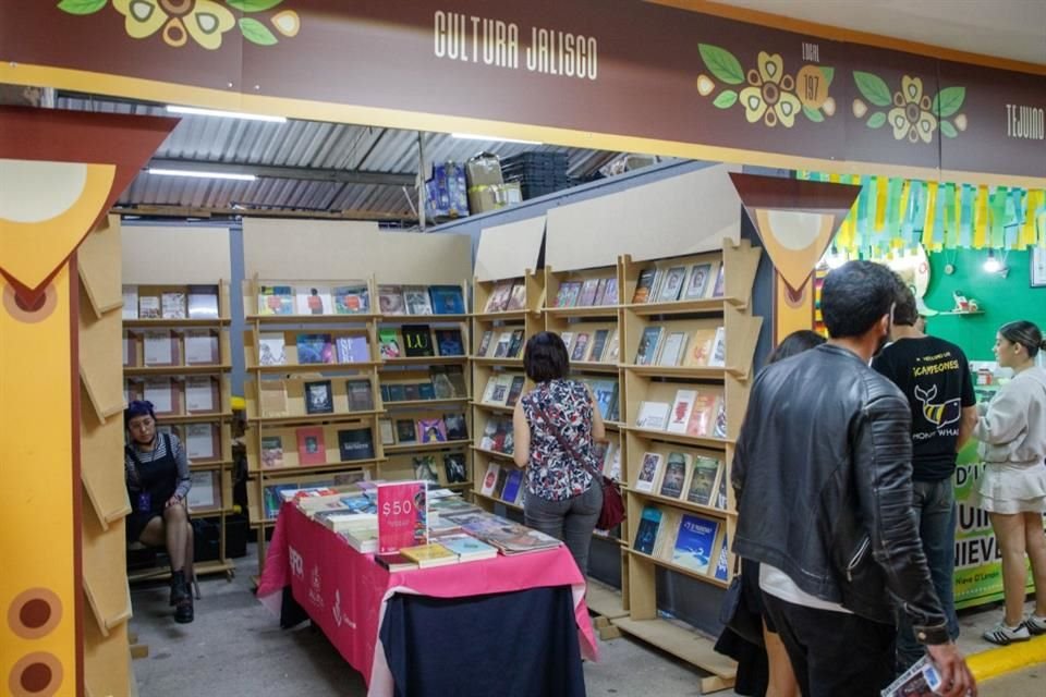 El stand de Cultura Jalisco en las Fiestas de Octubre ha tenido más éxito del esperado.