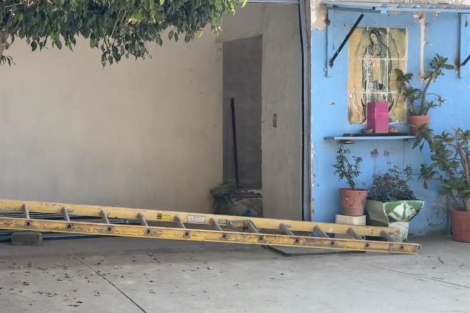 Un hombre que realizaba trabajos de mantenimiento en un domicilio recibió una descarga eléctrica y cayó de una altura de ocho metros.