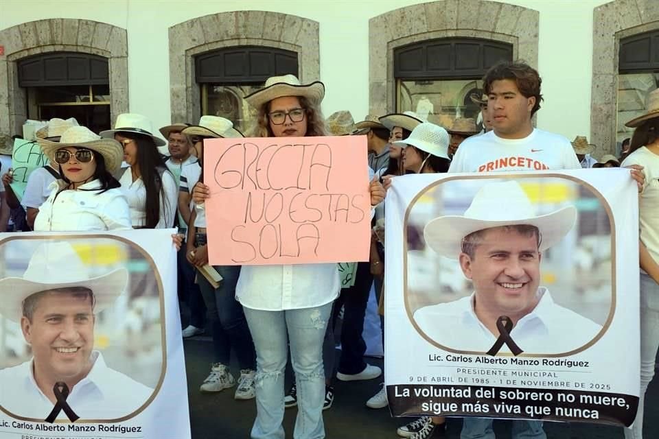Grecia Quiroz rindió protesta como Alcaldesa sustituta en Uruapan en ceremonia ante el Congreso de Michoacán.
