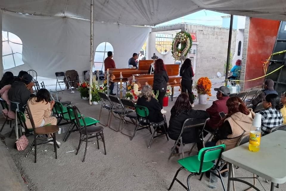 Los cuerpos de Karla y Daniel fueron velados en su domicilio, a unos metros de donde ocurrió el ataque.