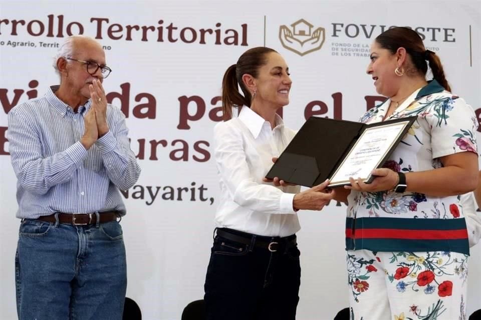 La Presidenta tuvo un encuentro con pobladores en el centro de Tepic, Nayarit.