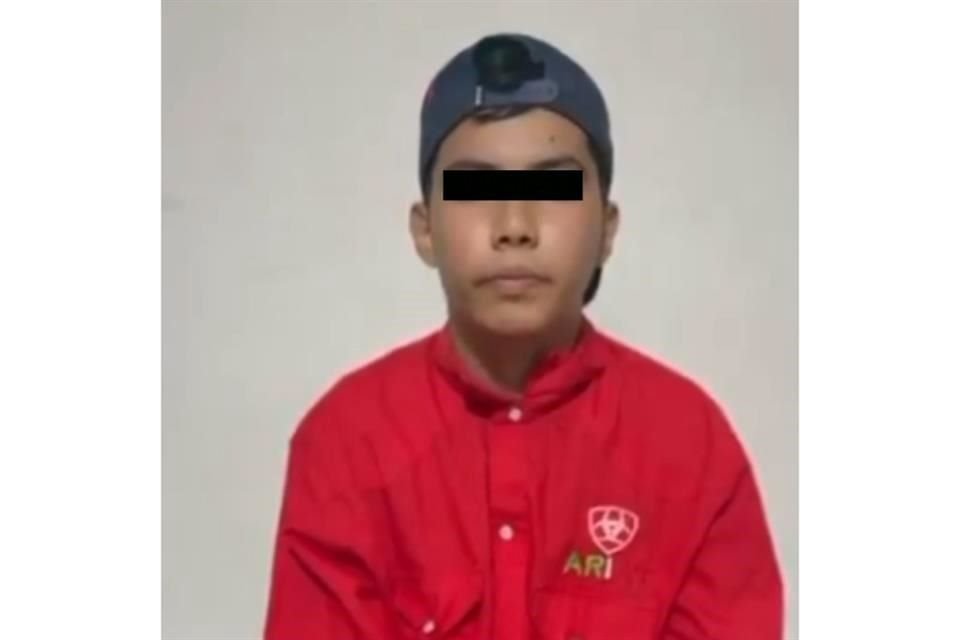 En un video que ha circulado, un adolescente de 15 años cuya desaparición se denunció en abril, acusó directamente al CJNG de reclutar menores de edad mediante engaños para sus operaciones.