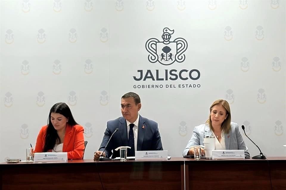 Sagrario Guzmán (izq. a der.), subsecretaria de Acceso a las Mujeres a una Vida Libre de Violencia; Salvador Zamora, Secretario de Gobierno; y Fabiola Loya, Secretaria de Igualdad Sustantiva.