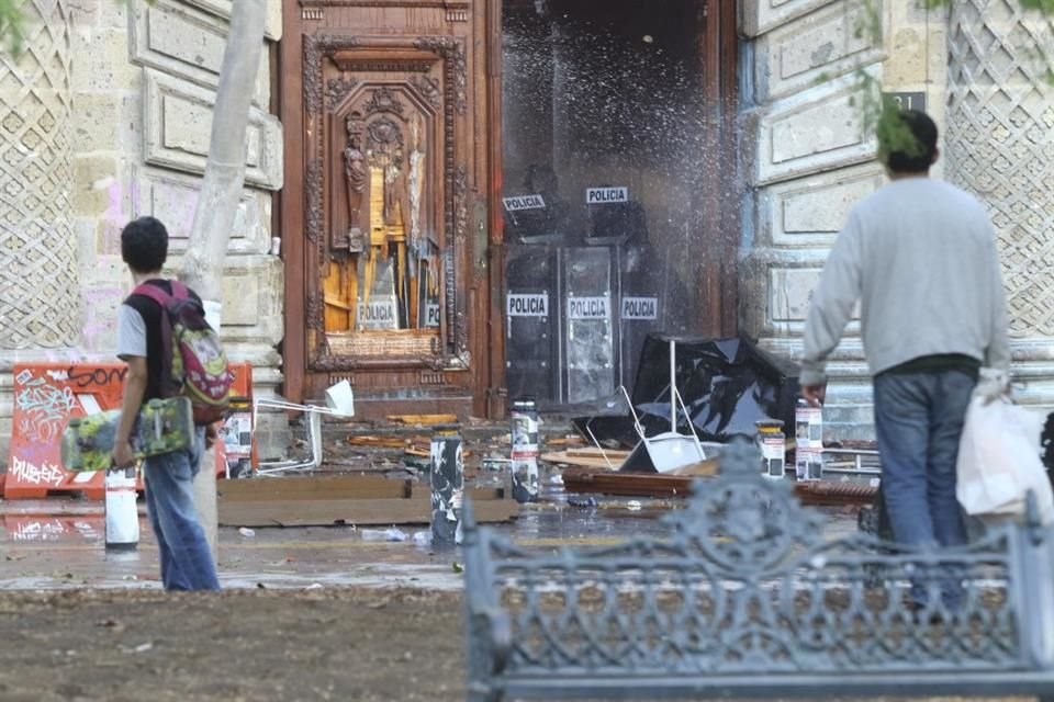 El Palacio de Gobierno de Jalisco fue vandalizado en una de las marchas convocada por la Generación Z, ante la violencia que azota el País.