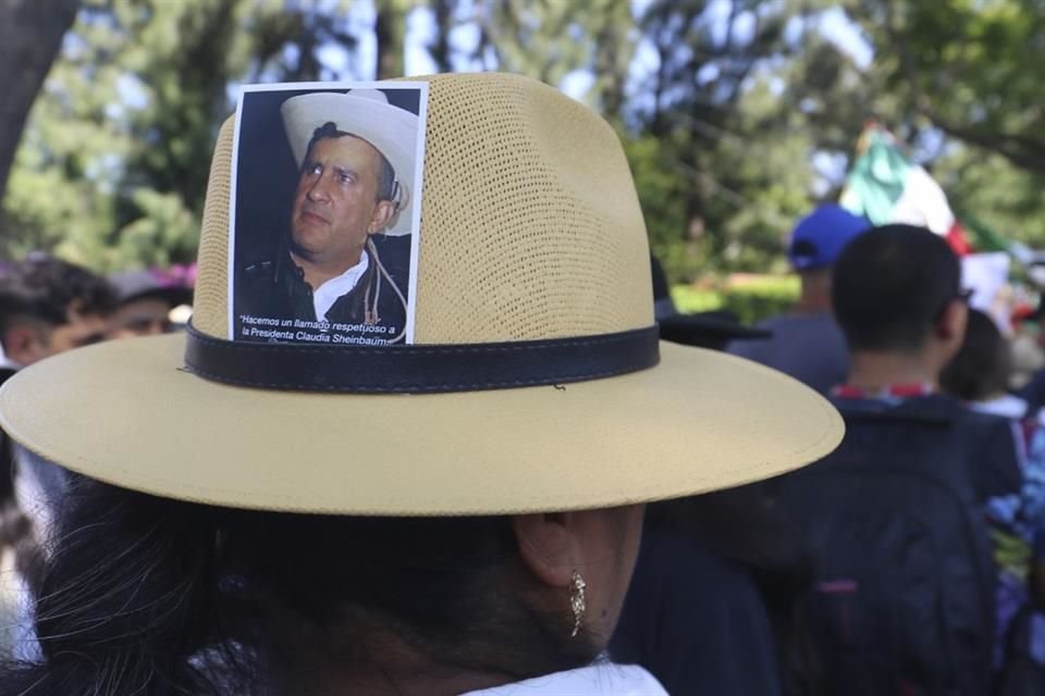 Cerca de 20 mil tapatíos salieron a las calles para exigir un alto a la violencia, tras el asesinato de Carlos Manzo en Uruapan.